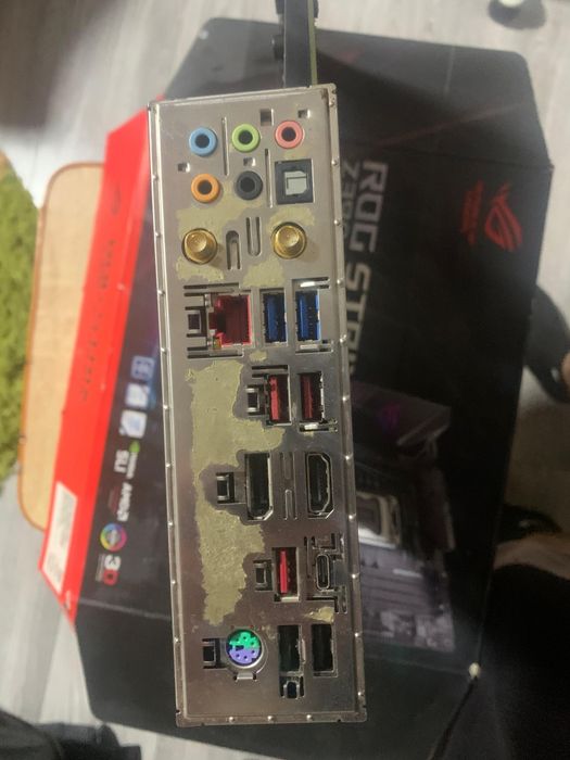 Vand placa de baza Asus Rog DEFECTA