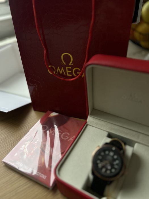 Omega Seamaster Diver 300M Black And Rose Gold 42 mm Rubber Strap
