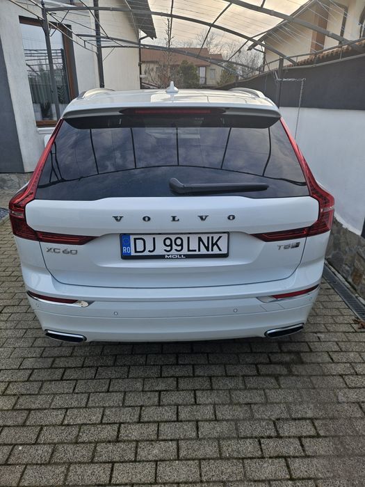 Vând Volvo XC60 T8 AWD Recharge Geartronic Inscription, plug-in hybrid