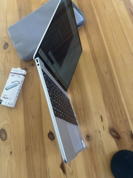 Laptop Huawei Matebook 13• i7-8565U• Display 2K ( 13 inch) • 237 cicluri• geanta noua si Hub 7 in 1