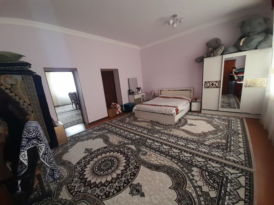 Уй сотилади  Фарход бозор рупараси Абдукарим ресторанни оркаси