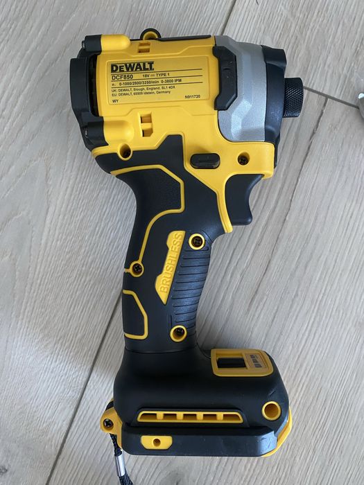 Bormasina Dewalt DCF850 206nm