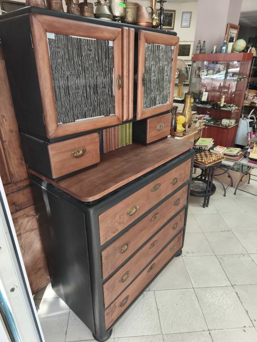 Реставриран бюфет