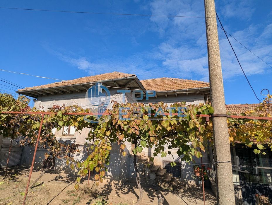 Продава се Къща в с. Поликраище, Област Велико Търново - 90 кв.м за 484 €/кв.м - Снимка #1