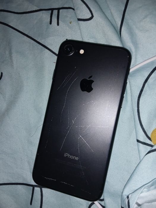 Продам Айфон 7 обмен