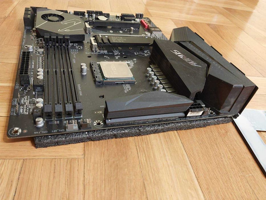 AMD Ryzen 5 5600X + Gigabyte B550 Aorus Elite