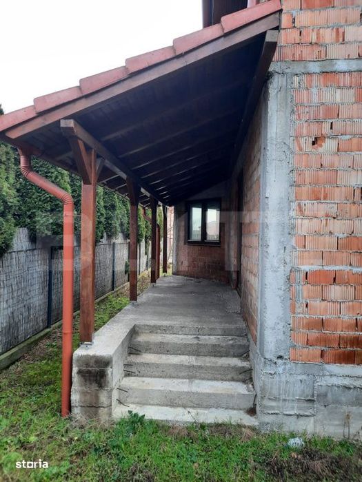 Casa la rosu de vanzare 242mp construiti, 500 mp teren – Paulesti