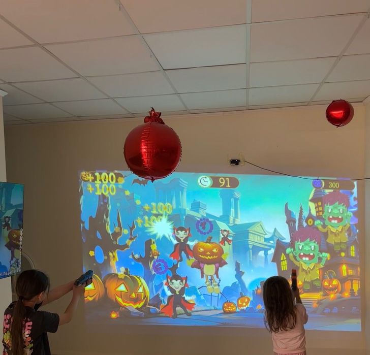 Vând Joc Interactiv de protecție pe perete