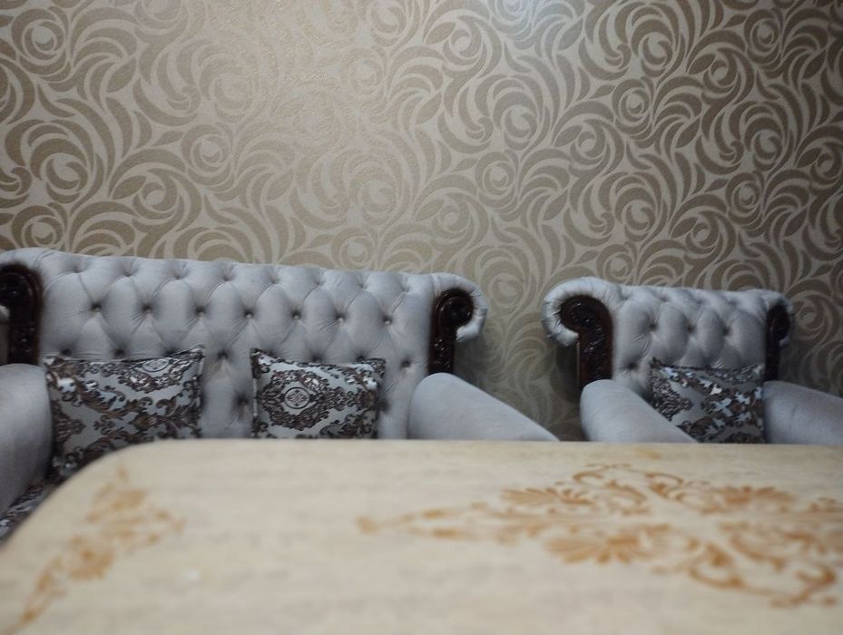 Divan bilan stol