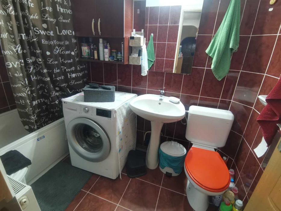 Vanzare apartament 3 camere