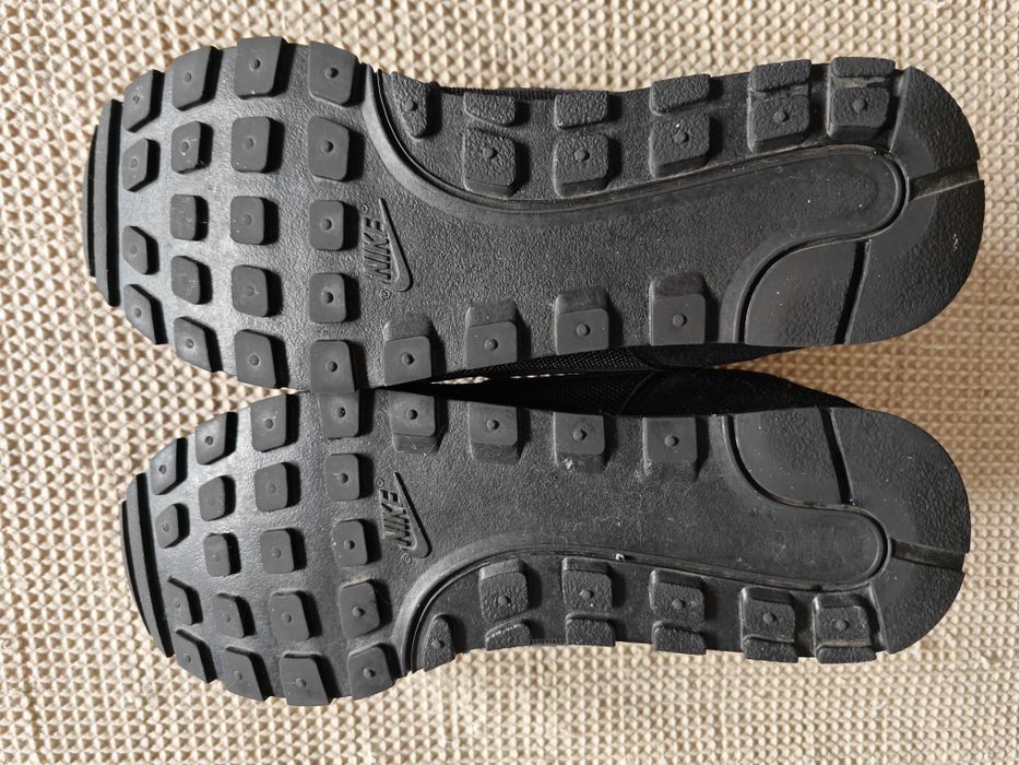 Нови, оригинални Nike MD Runner 2 / EUR 43-27.5 см.
