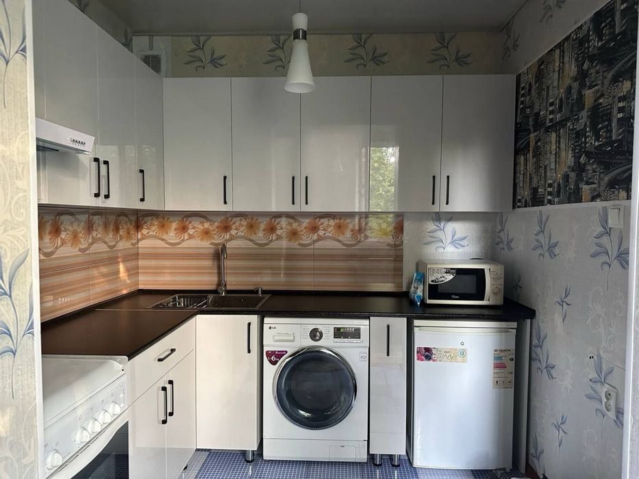 2 комнатная квартира в ТТЗ-1 Мирзо-Улугбекском районе