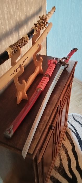 Мечи сувенирные.