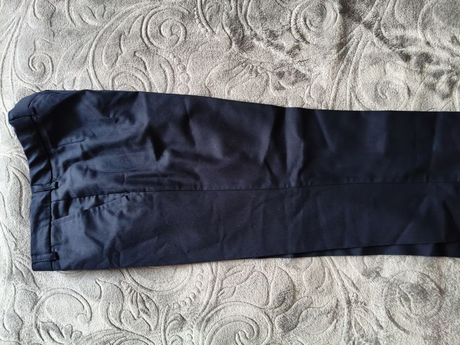 Продам школьные брюки