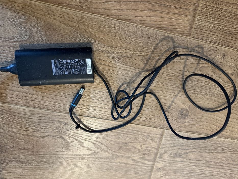 Vand  Dell E5550 stare buna