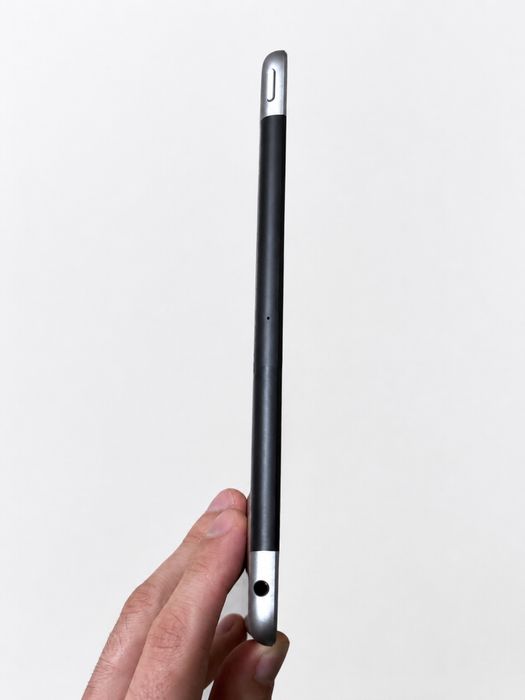iPad 6 128GB LTE / Cellular A1954 | 81 cicluri | Stare impecabilă