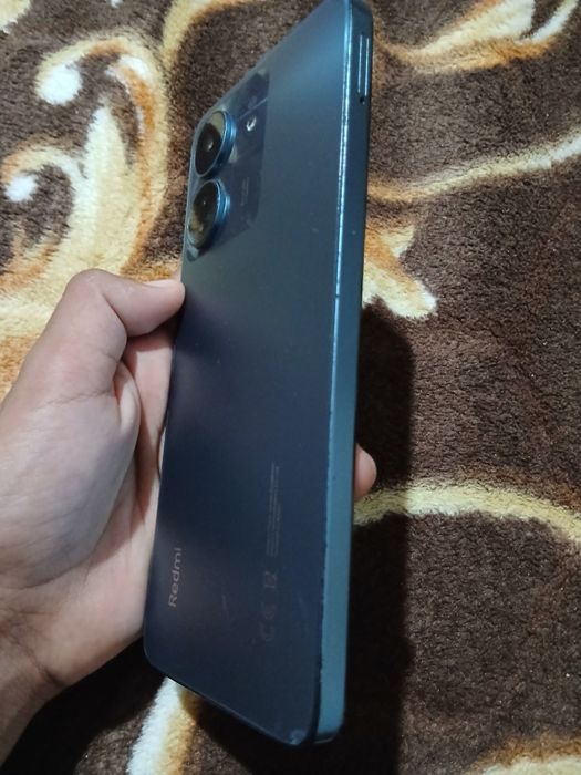 Redmi 13 c pret bun  ecran spart telefonul merge bine accept si schimb