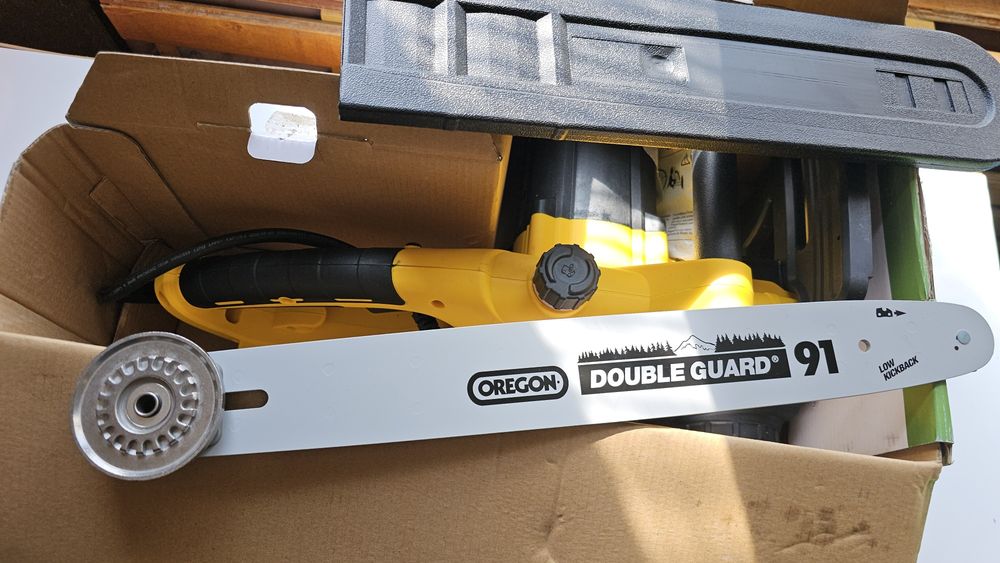 Нова резачка за дърва 2400W + верига