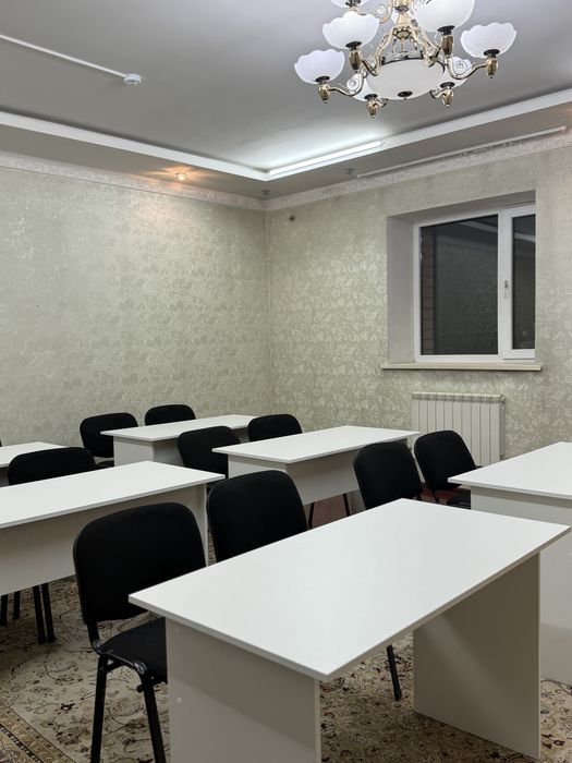 Продам офисные столы и стулья