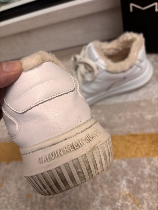 Продам зимние кроссовки Calvin Klein