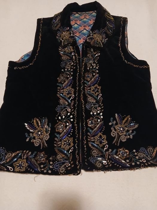Vestă tradițională românească 1930-1960