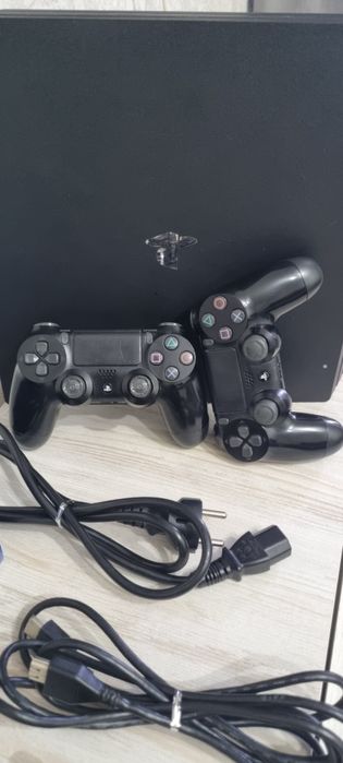 Приставка PS4 pro 1tb