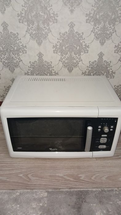 Продаётся микроволновая печь