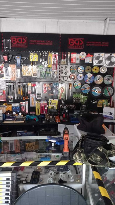 Продавам магазин