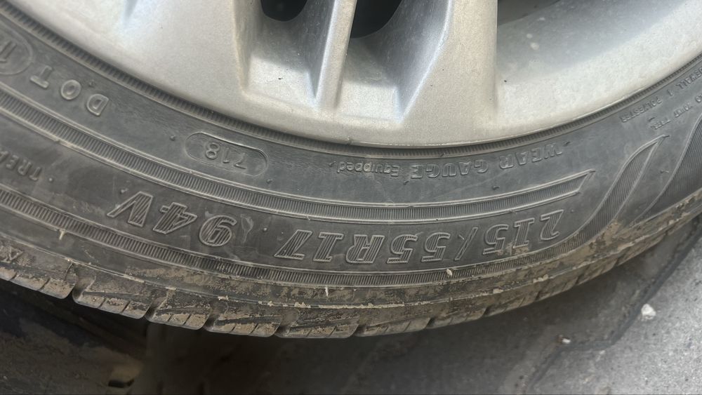 Продам 4 Летний шины.