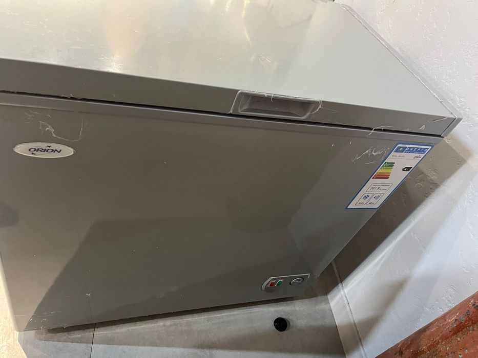 Продам холодильник, морозильник , почти новый