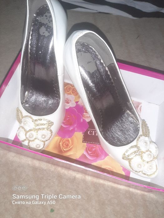 Белый туфли для вичиринак