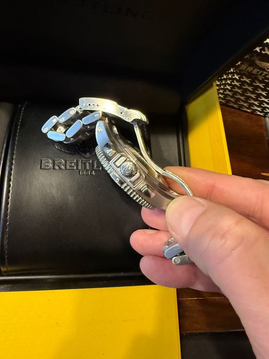 Breitling Hercules A39363 оригинален кутии и документи в топ състояние