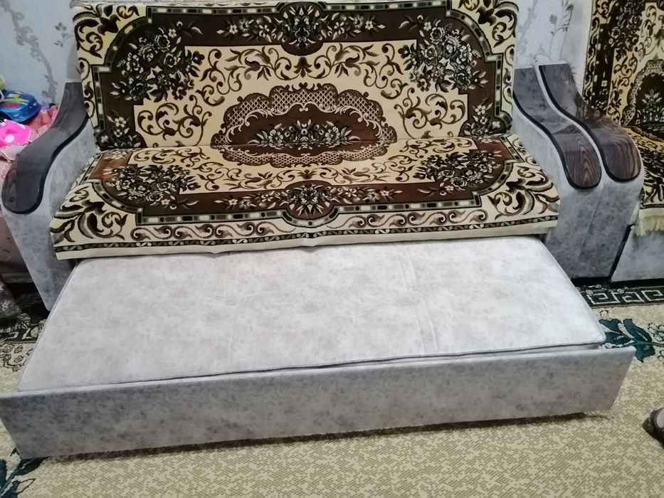 Диван и кресло в идеальном состояние