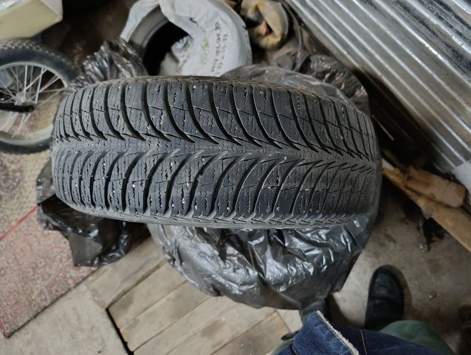 Продам шины Goodyear зима