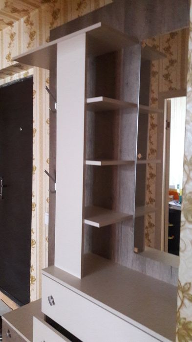 Прихожая с зеркалом