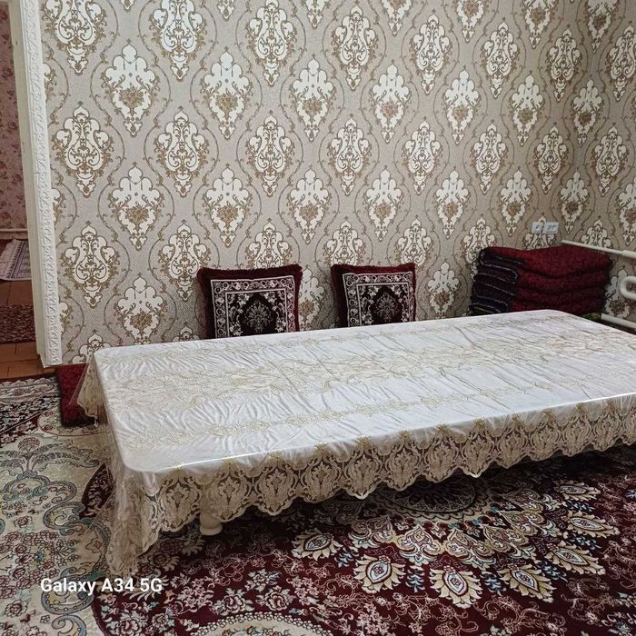 Центрда. Уй сотаман 6 хона 4 сотих расм озиники .брусчаткали