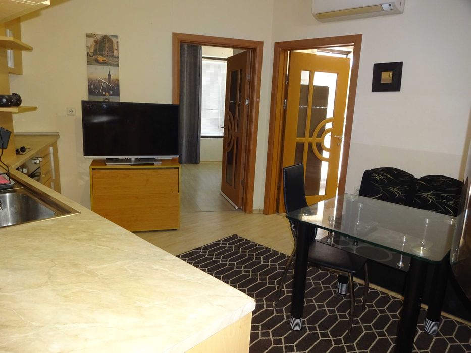 Дава се под наем Тристаен апартамент в Варна, Бриз - 70 кв.м за 408 € - Снимка #2