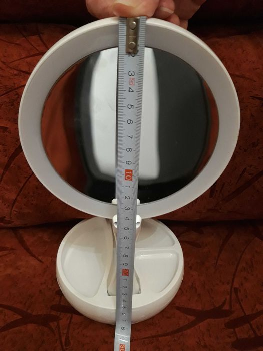 Продавам НОВО малко LED ОГЛЕДАЛО + интересен подарък