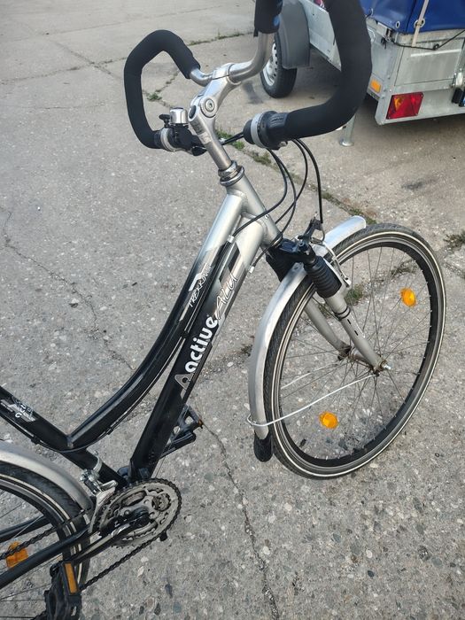 Bicicleta dama Active Trekking cadru aluminiu.Roti 28. Furca amortizor