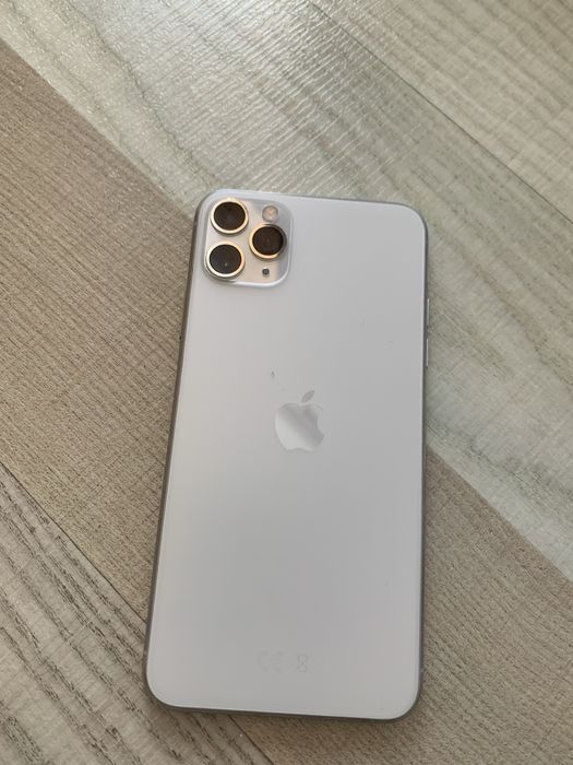 Телефони за части