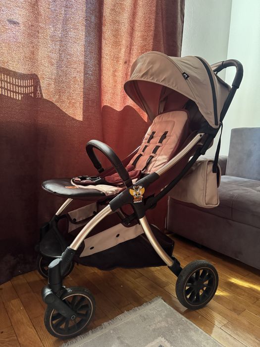 Прогулочная коляска ining baby