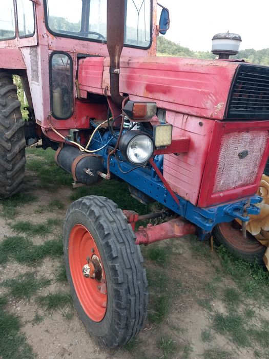Vând tractor UTB 650