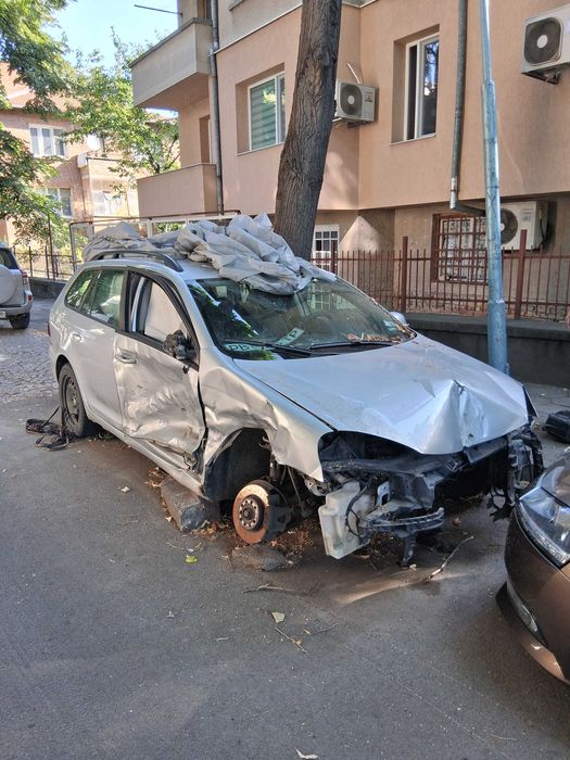 Golf 5 комби,2008 1.6 ,102кс, газ/бензин за части.