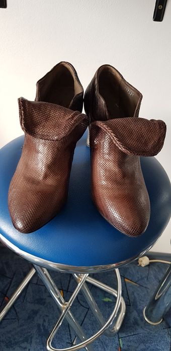 Botine/ghete din piele naturală  numărul 41,noi.