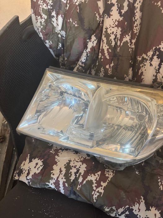 Фары Ланд Крузер 200 оригинал