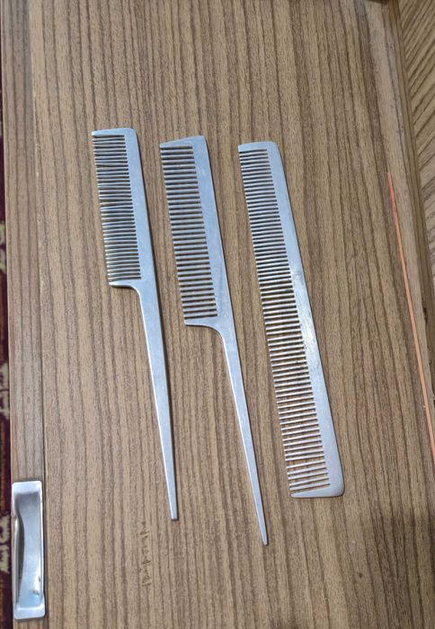 Плойка и утюжок для  укладки волос фирмы ELLE . Новые. И два  фена .