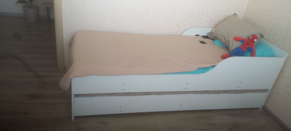 Кровать односпальная