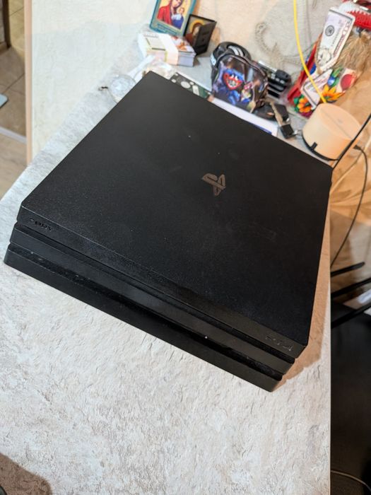 PS4 pro,3 геймпада