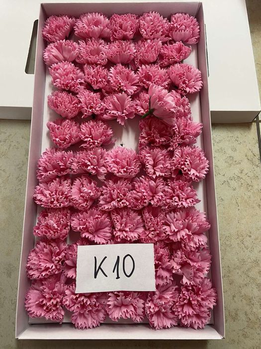Сапунени карамфили в кутия. за декорация НОВИ! 4 цвята 50бр. в кутия