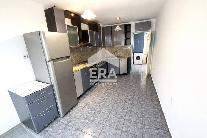 Продава се Тристаен апартамент в Бургас, Възраждане - 82 кв.м за 871 €/кв.м - Снимка #6